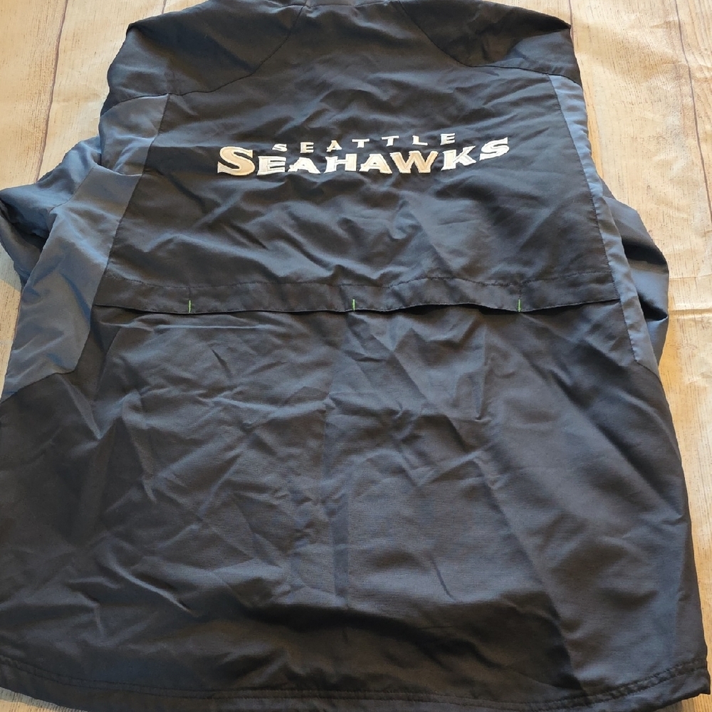 Reebok Men's Black and Gray Lightweight Jacket - Picture 7 of 10